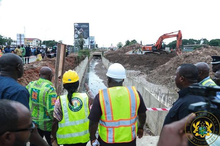 Nana Addo inspects Odaw river
