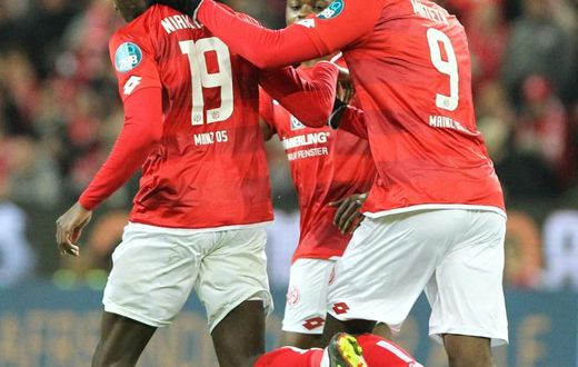 Moussa Niakhate (L) and Jean-Philippe Mateta (R) both scored as Mainz came from behind to draw with Leipzig on Friday