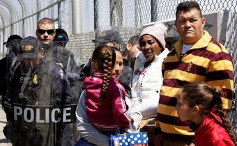 Trump orders new restrictions on asylum-seekers