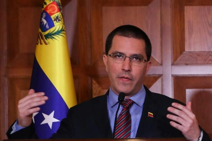 Venezuela Foreign Minister Jorge Arreaza accused the US of fuelling conflict in the country, but said his government would rely on diplomacy to avoid a full-blown war