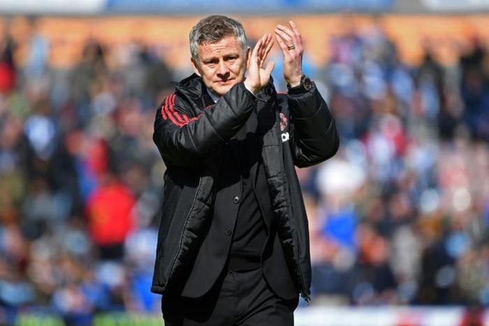 Manchester United manager Ole Gunnar Solskjaer has been backed by Robin van Persie