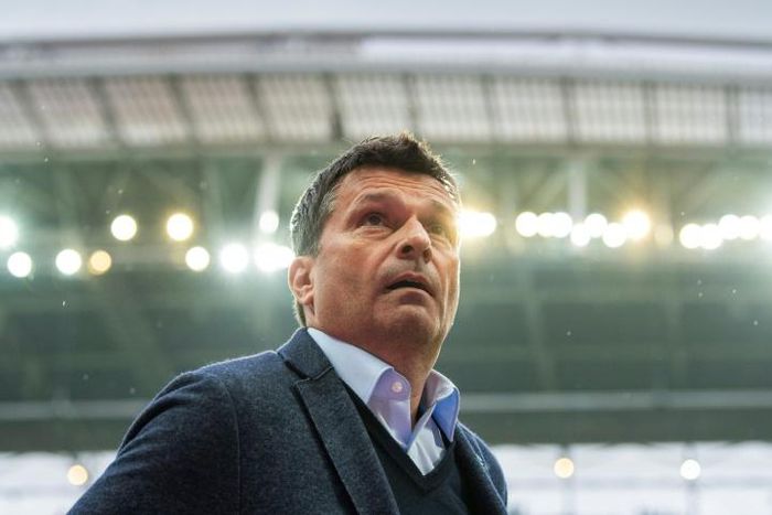 Bundesliga strugglers Schalke 04 are looking for a new sports director, ahead of their Champions League last 16, second leg match at Manchester City on March 12, after Christian Heidel resigned at the weekend after a 3-0 drubbing at Mainz.