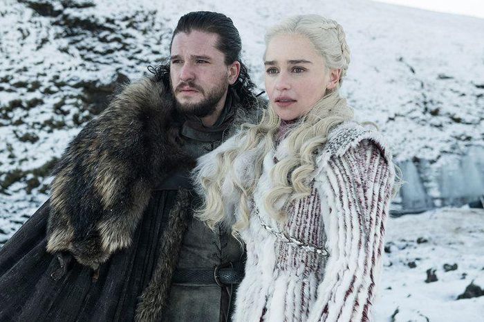 Emilia Clarke Teases an Epic Fifth GoT Episode