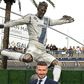 Former Los Angeles Galaxy star David Beckham was honoured with a statue unveiled saturday at the Major League Soccer