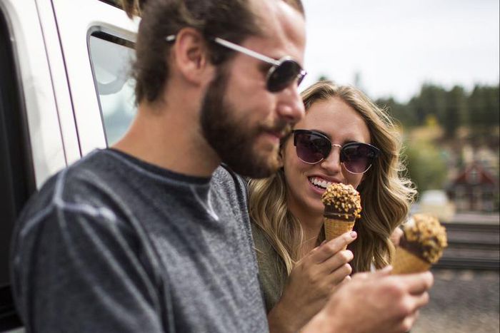 The 10 Best Snacks to Pack For a Road Trip