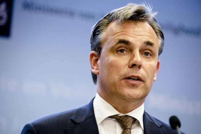 Dutch migration minister Mark Harbers resigned, adding to the struggle faced by the centre-right prime minister, who is faced with a surge in anti-immigration populists