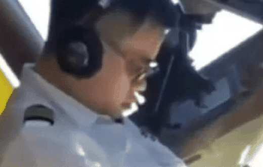 Chief piloted filmed sleeping in the cockpit while plane was aloft