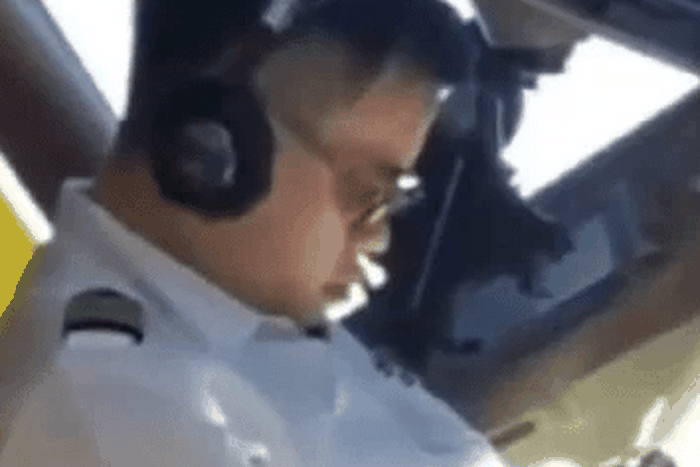 Chief piloted filmed sleeping in the cockpit while plane was aloft