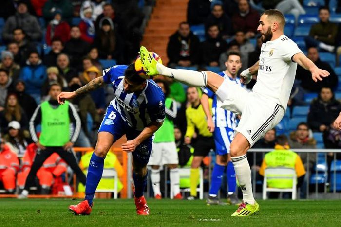Benzema helps Real Madrid to win over Alaves
