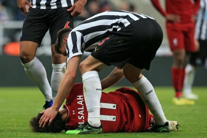 Liverpool's Mohamed Salah was forced off 20 minutes from time against Newcastle with a head injury
