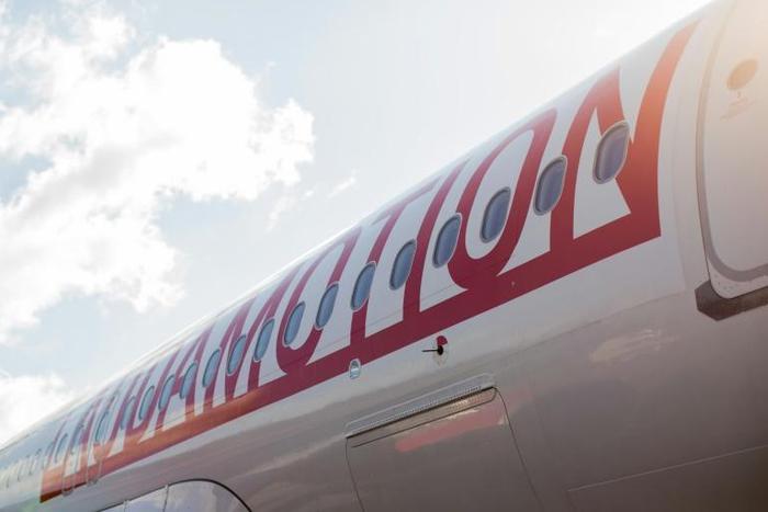 Laudamotion tweeted that the crew "decided to abort the take-off due to engine issues and to disembark the passengers on the runway as a precautionary measure"
