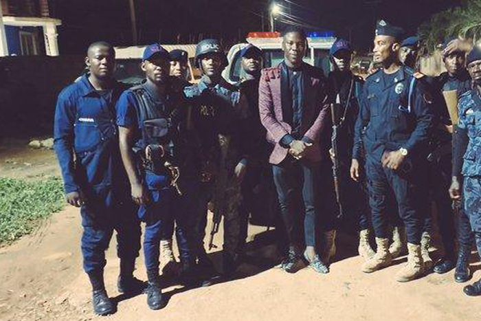 Stonebwoy with Police