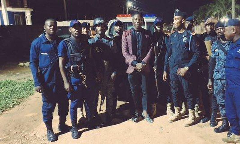 Stonebwoy with Police