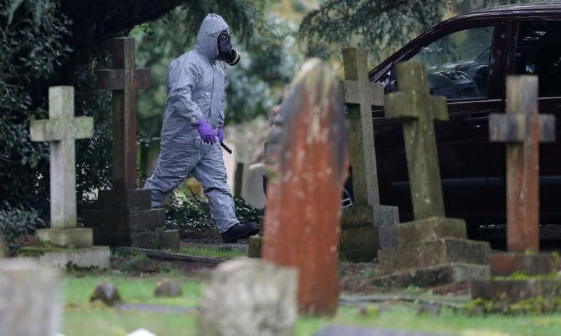 Investigative website Bellingcat has identified a high-ranking Russian GRU officer who was in Britain during the Salisbury chemecal attack
