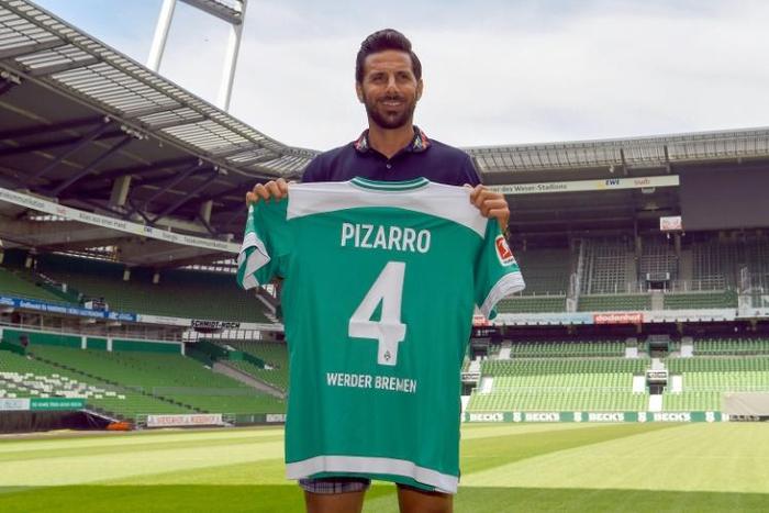 Peru striker Claudio Pizarro has been offered a job at Bayern Munich once the 40-year-old veteran, currently on his fourth stint at Werder Bremen, finally retires