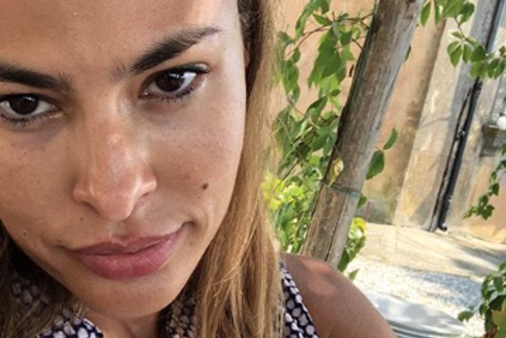 See Eva Mendes's No-Makeup-Look Instagram Selfie