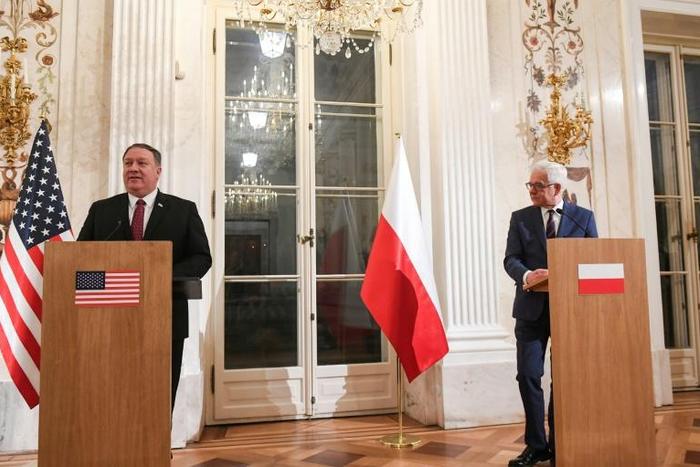 Polish Foreign Minister Jacek Czaputowicz (right) and US Secretary of State Mike Pompeo speak at a joint press conference