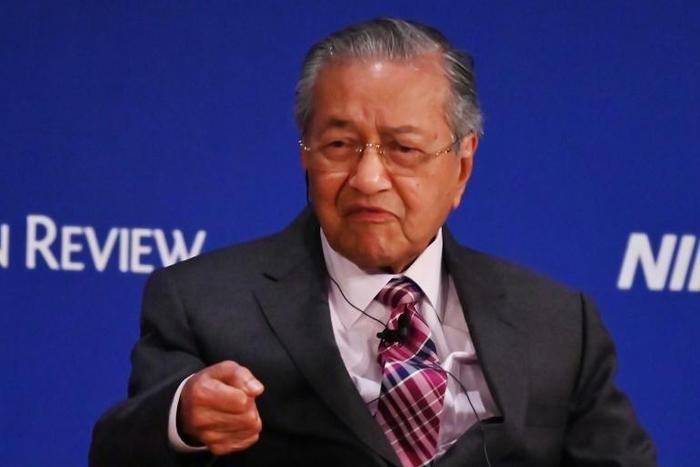 Mahathir Mohamad says security concerns will not deter Malaysia from using Huawei products