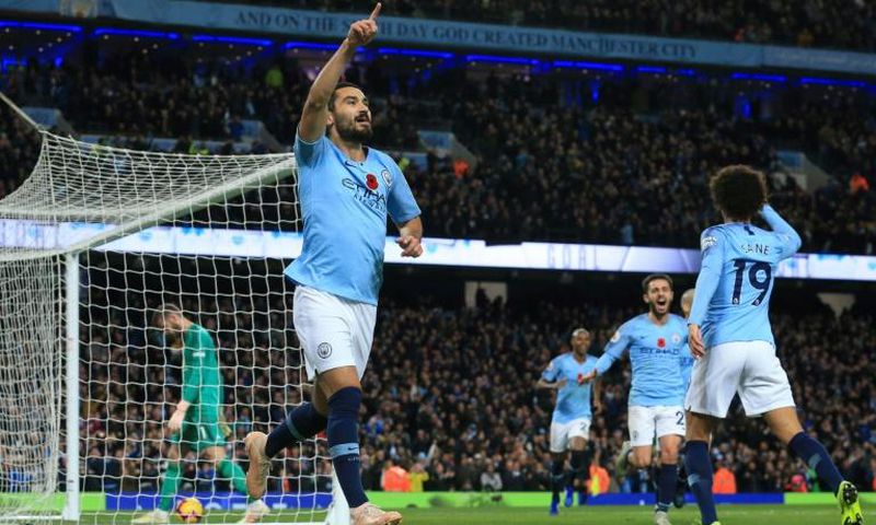 Manchester City must beat Manchester United on Wednesday to remain in control of the Premier League title