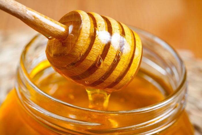 12 Ways Honey Can Up Your Beauty Game