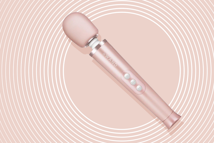 Why Le Wand Petite Is The Ultimate All-In-One Vibe