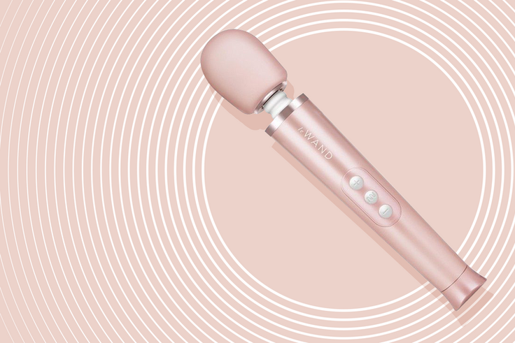 Why Le Wand Petite Is The Ultimate All-In-One Vibe