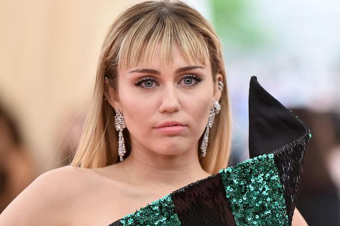 Miley Cyrus Was Groped By A Fan In Barcelona