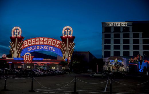A Small Town Bet on Sports Gambling. It's Still Waiting.