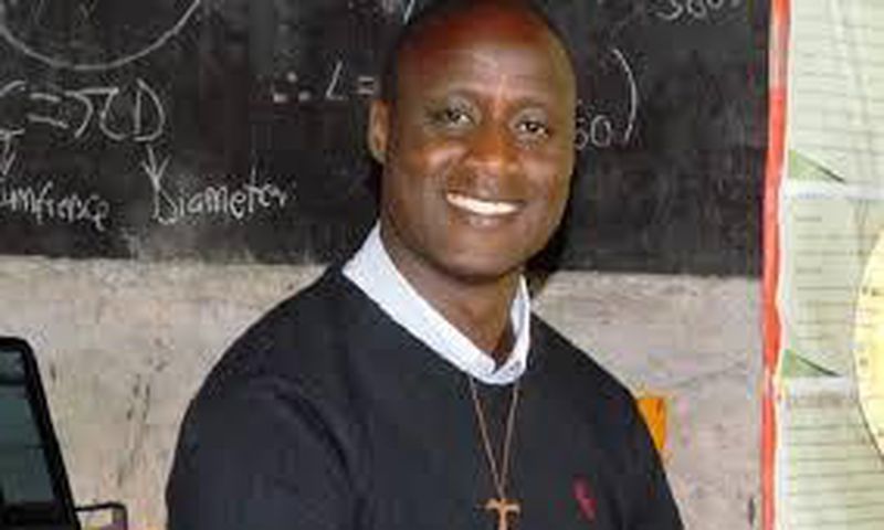 Teacher who spends 80% of his salary on the needy is on his way to becoming a millionaire