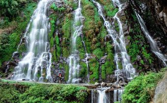 What makes a waterfall? Maybe it forms itself