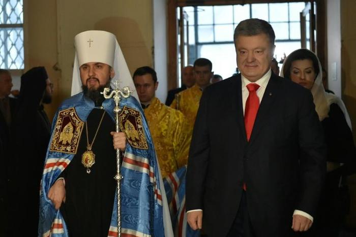 Poroshenko attended an enthronement ceremony for Ukrainian Church leader Metropolitan Yepifaniy