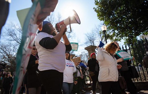 Virginia Capitol Thrown Into Chaos as Pressure on Northam Intensifies