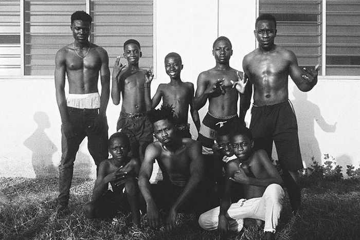 Kwesi Arthur with kids