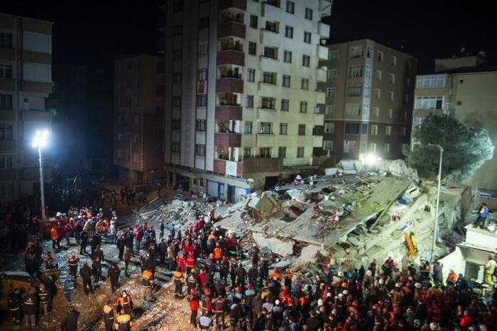 The death toll from the Istanbul building collapse has risen to 17