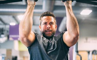 How Zachary Levi Got Into Shazam! Superhero Shape