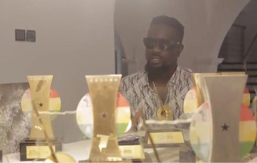 Sarkodie with his VGMA Awards