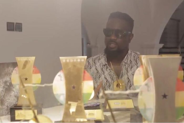 Sarkodie with his VGMA Awards