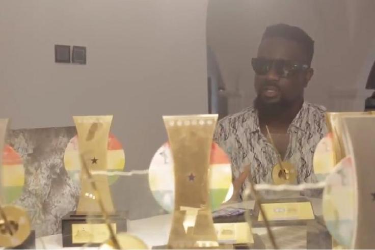 Sarkodie with his VGMA Awards
