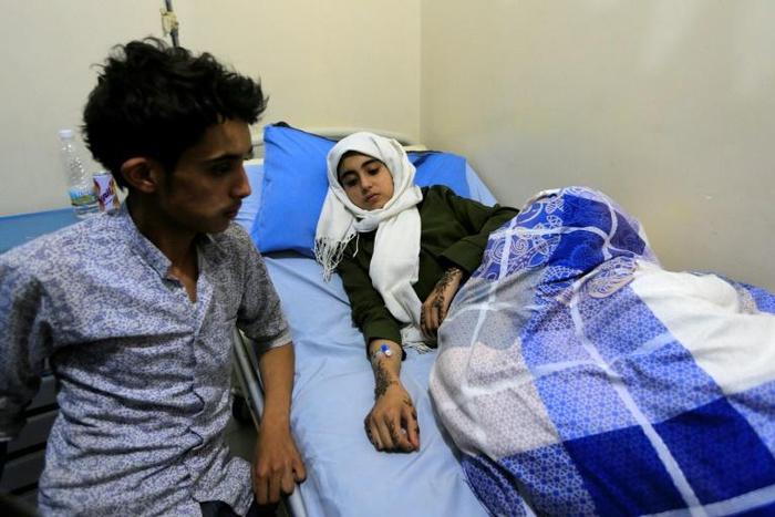 The United Nations has called for an investigation into an explosion which killed 14 children and wounded 16 near two schools in the rebel-held Yemeni capital Sanaa on Sunday
