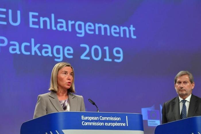 Diplomatic chief Federica Mogherini and enlargement commissioner Johannes Hahn called for the 28 EU states to start membership talks with Albania and North Macedonia immediately