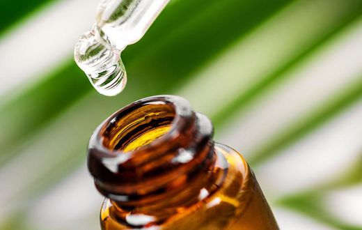 How to Use Tea Tree Oil For Acne