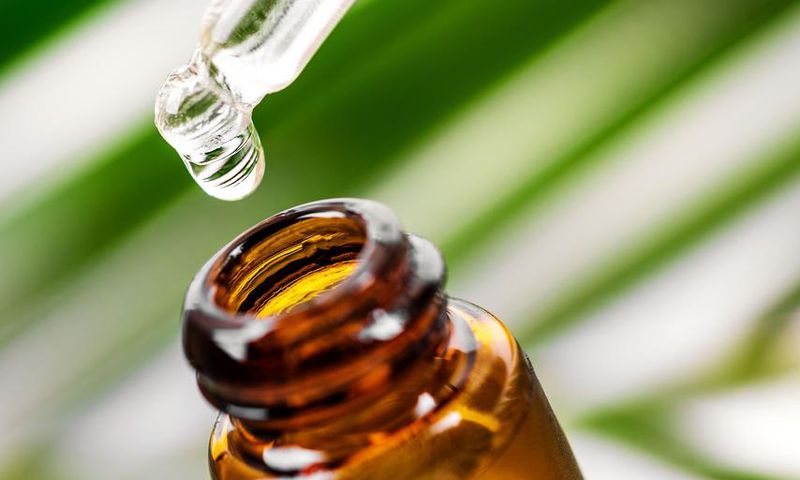 How to Use Tea Tree Oil For Acne