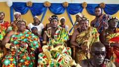 Andre Ayew congratulates Gyan on enstoolment as chief