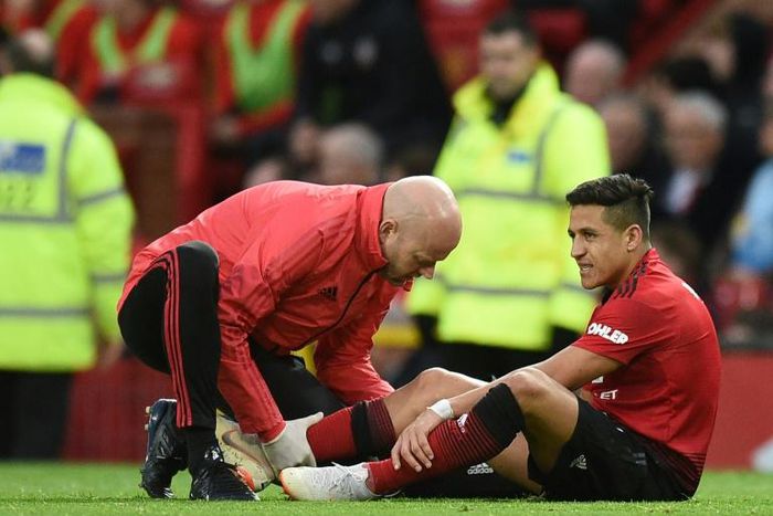 Alexis Sanchez came off injured in Manchester United's win over Southampton at the weekend