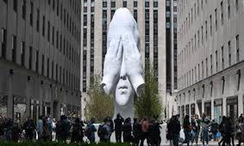 With sculpture, Frieze expands to Manhattan