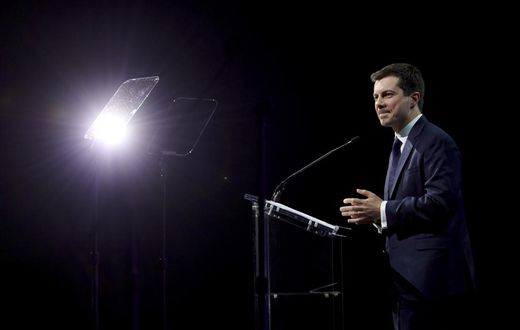 Buttigieg Confronts Race and Identity in Speech to Gay Group