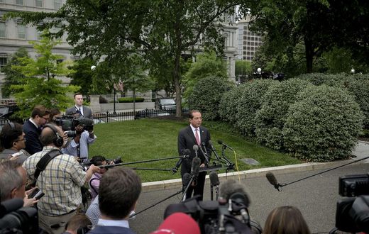 Drug Prices Will Soon Appear in Many TV Ads