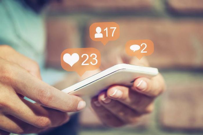 Why Tindstagramming Is The Creepiest Dating Trend