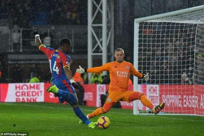 jordan ayew vs leicester city