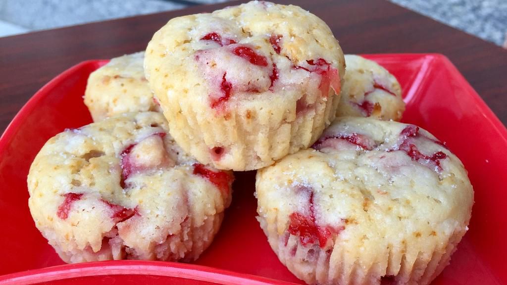 Strawberry yoghurt muffin